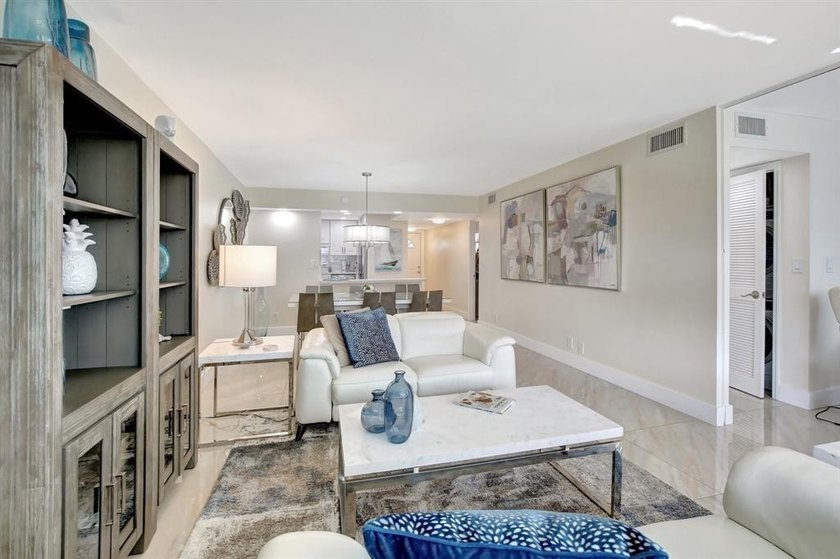 Beautiful Fully Upgraded Full Two Bedroom Condo In Popular Phase - photo 22