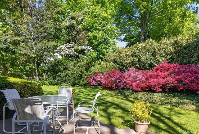 Welcome to 247 Buckram Road, a ranch nestled on 1/3 acre in - photo 25