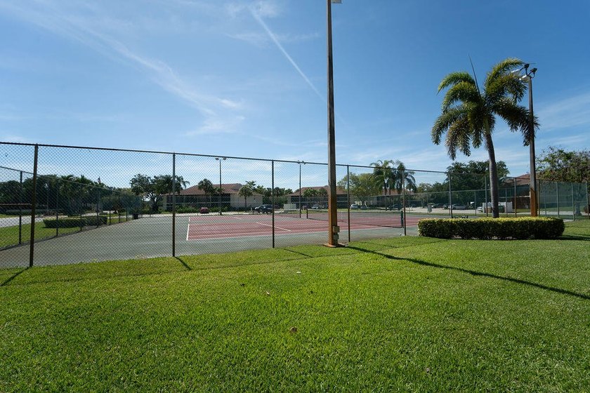 Welcome to Chasewood North in the heart of Jupiter! This - photo 27