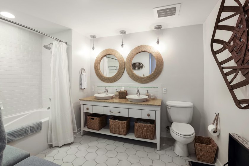 The buyer's condo did not close, so this contract fell through - photo 33