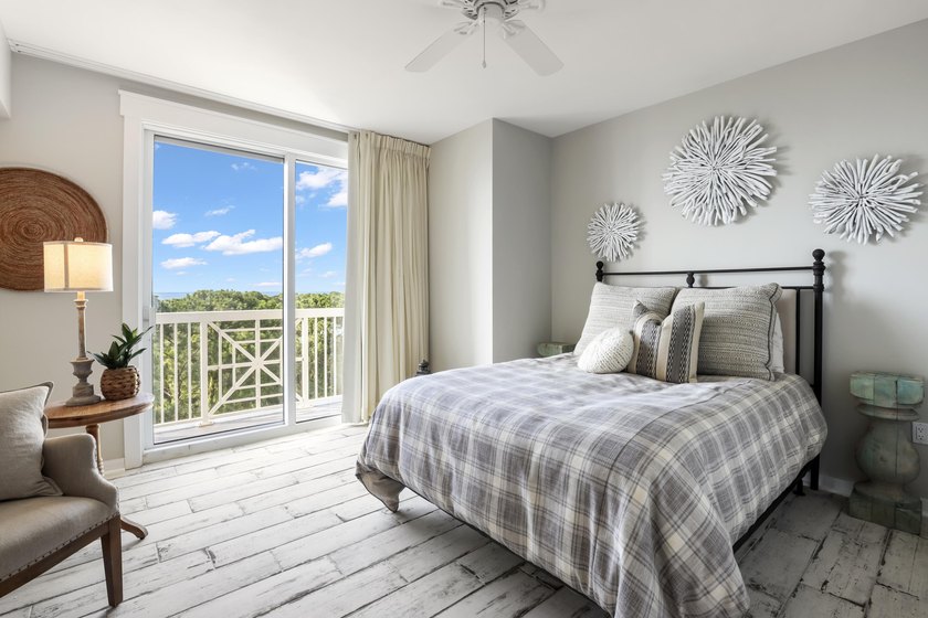 The buyer's condo did not close, so this contract fell through - photo 36