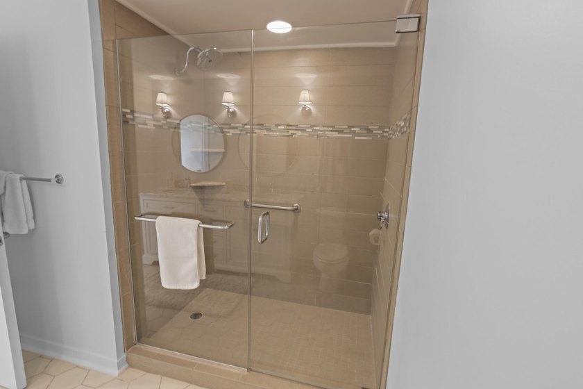 The buyer's condo did not close, so this contract fell through - photo 50