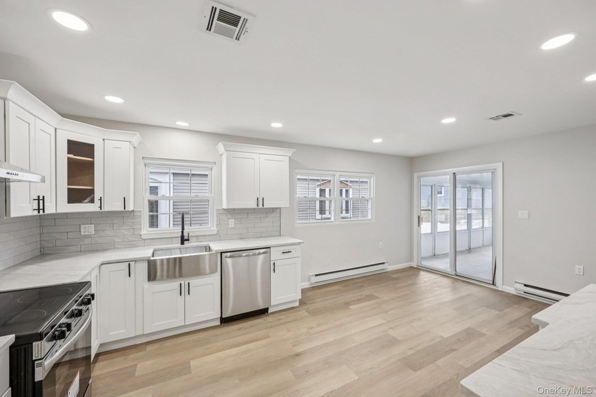 Beautifully Renovated Ranch in the Desirable Leisure Knoll - photo 14
