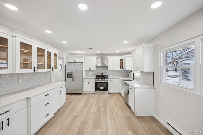 Beautifully Renovated Ranch in the Desirable Leisure Knoll - photo 15