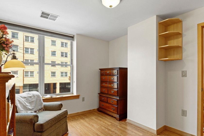 Experience urban living at Metropolitan Place! This sought-after - photo 15