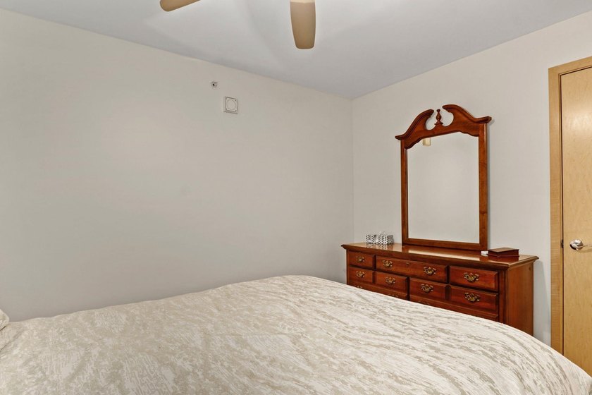 Experience urban living at Metropolitan Place! This sought-after - photo 18