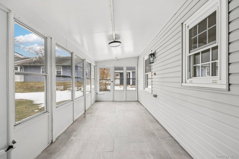 Beautifully Renovated Ranch in the Desirable Leisure Knoll - photo 27