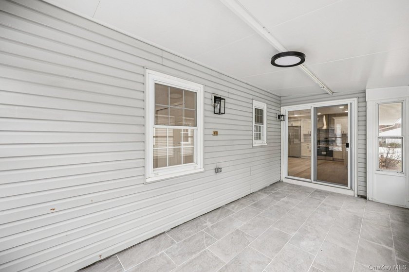 Beautifully Renovated Ranch in the Desirable Leisure Knoll - photo 29