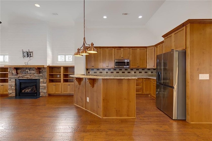 Welcome to 3315 Double Eagle Lane, where low-maintenance living - photo 9