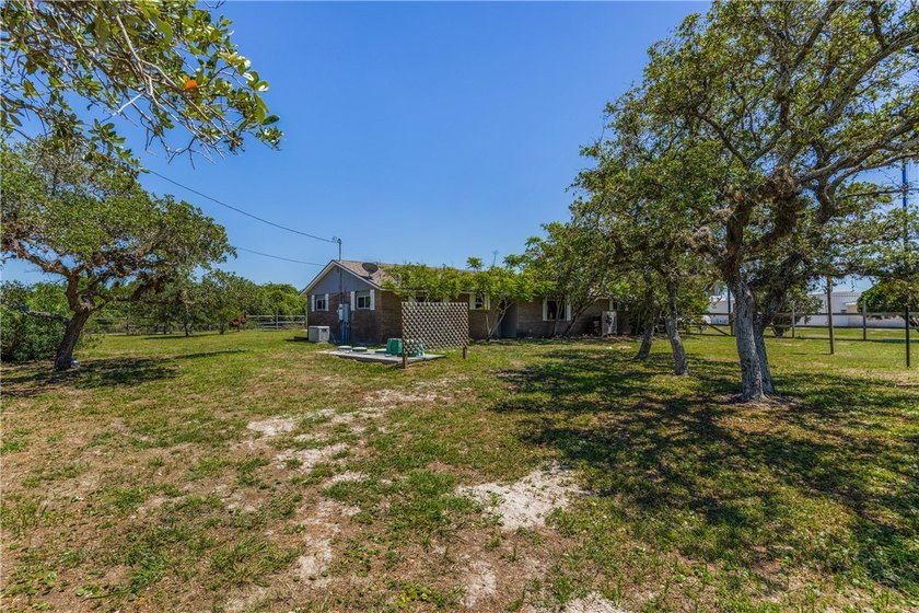 Welcome to 3701 Waldron Road! This renovated 3 bedroom, 2 - photo 2