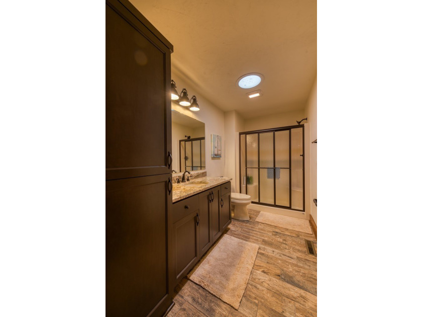 Experience exceptional and extremely private waterfront living - photo 35