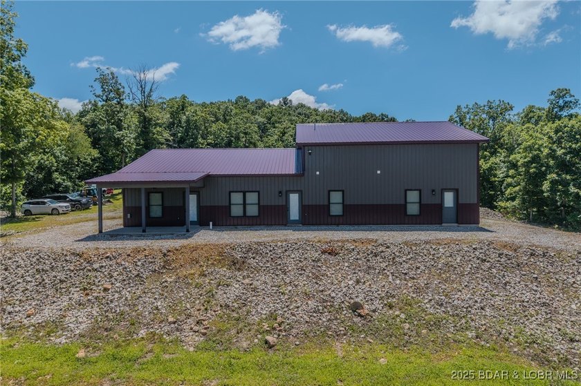 Spacious 1.20 acres and 80' of lakefront in a reg no wake cove - photo 2