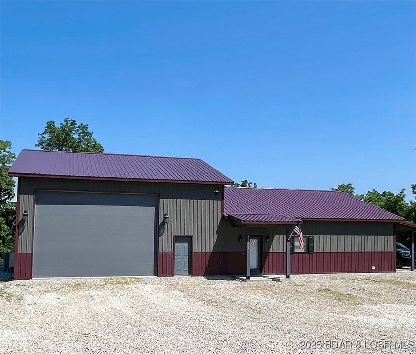 Spacious 1.20 acres and 80' of lakefront in a reg no wake cove - photo 5