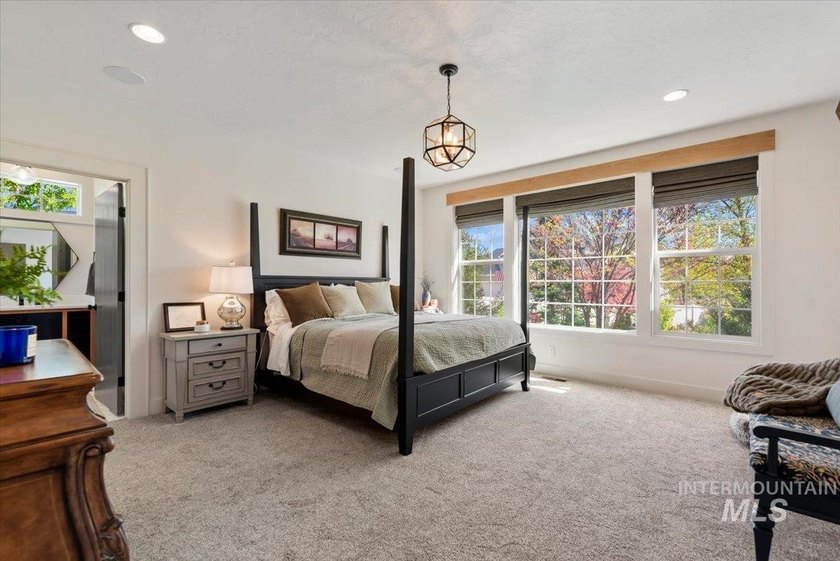 Don't miss this 2018 Parade Home, built by Vantage Homes with - photo 23