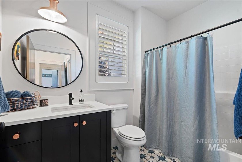 Don't miss this 2018 Parade Home, built by Vantage Homes with - photo 32