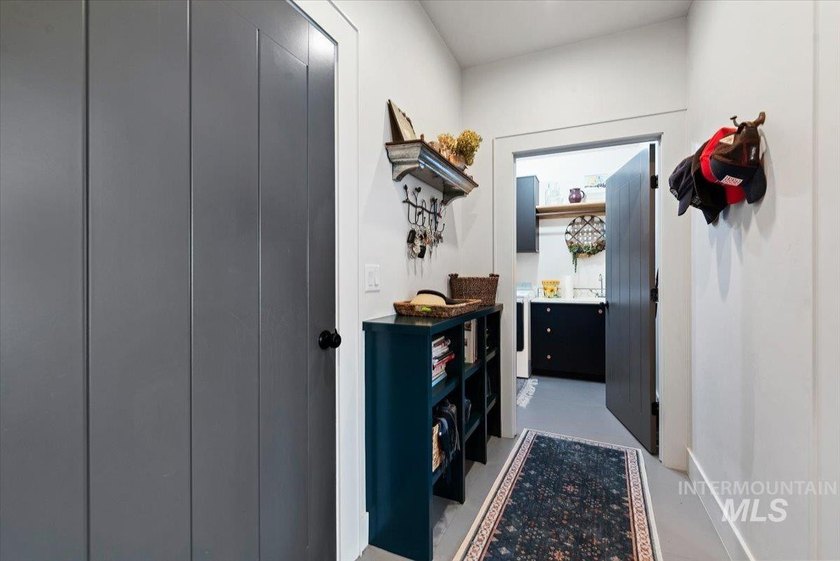 Don't miss this 2018 Parade Home, built by Vantage Homes with - photo 36