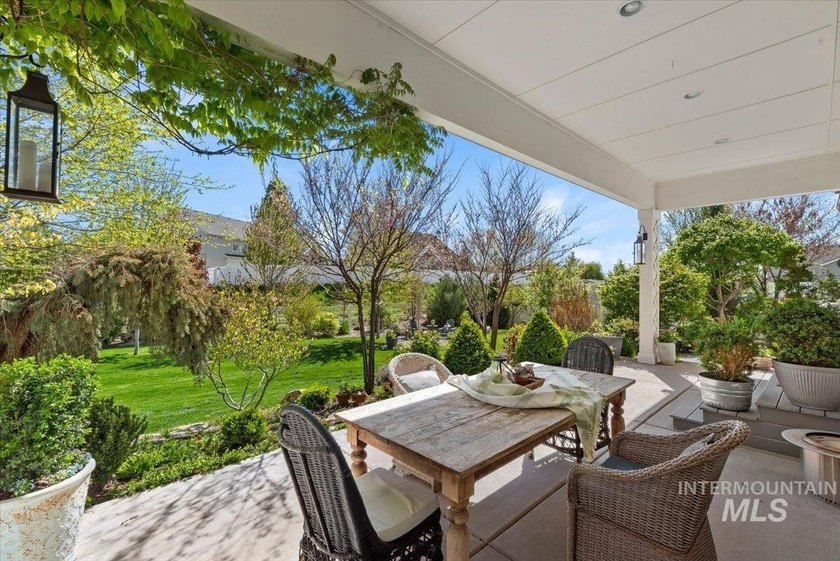 Don't miss this 2018 Parade Home, built by Vantage Homes with - photo 40