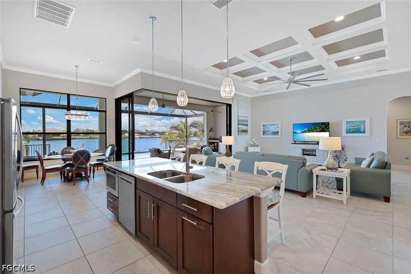 Rare combination of newer construction, panoramic open water - photo 14