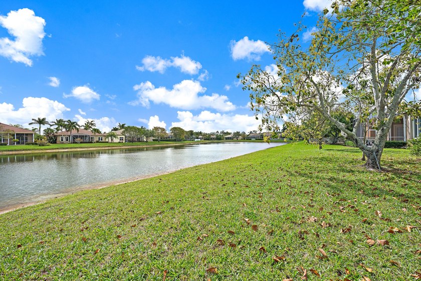 Highly desirable 55+ community of Baywinds. This well-maintained - photo 16