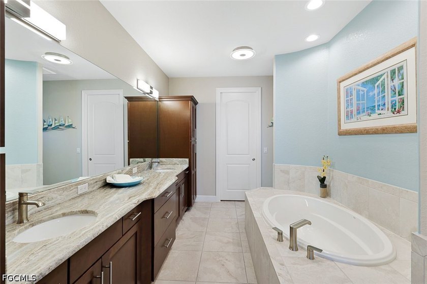 Rare combination of newer construction, panoramic open water - photo 22