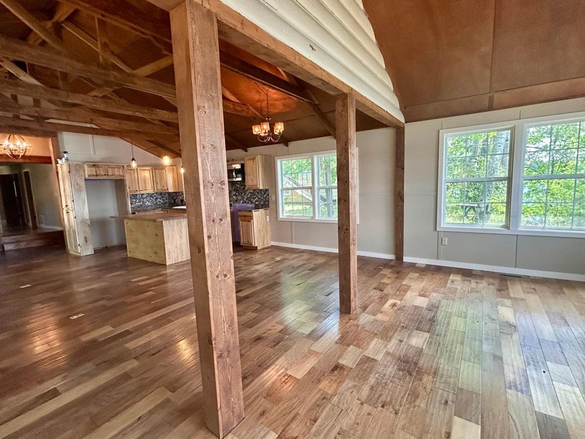 GORGEOUS LAKE HOME WITH PREMIER SANDY FRONTAGE ON - photo 15