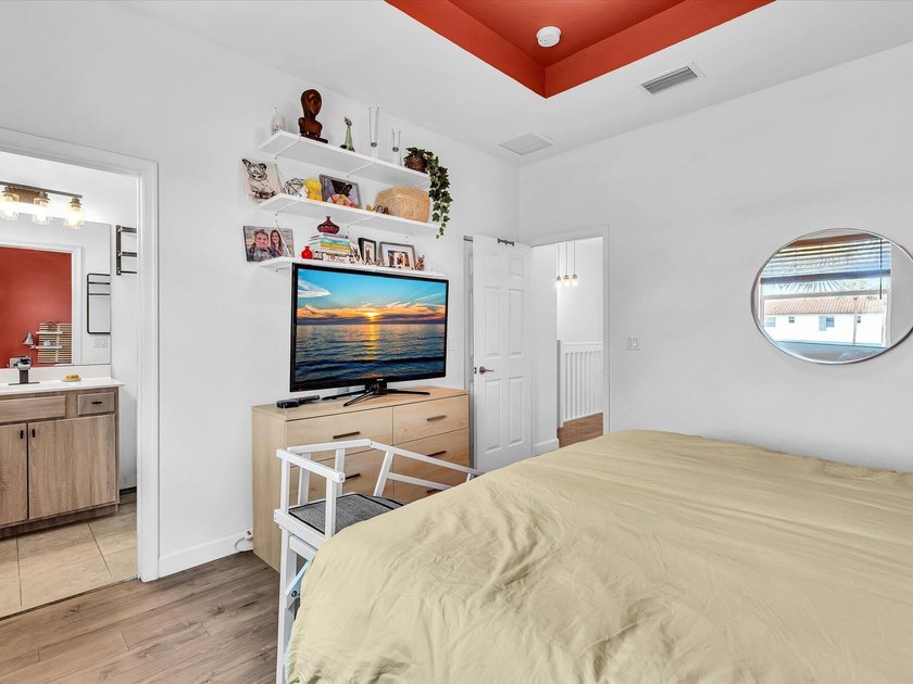 Welcome to this beautifully maintained 3-bedroom, 2.5-bathroom - photo 46
