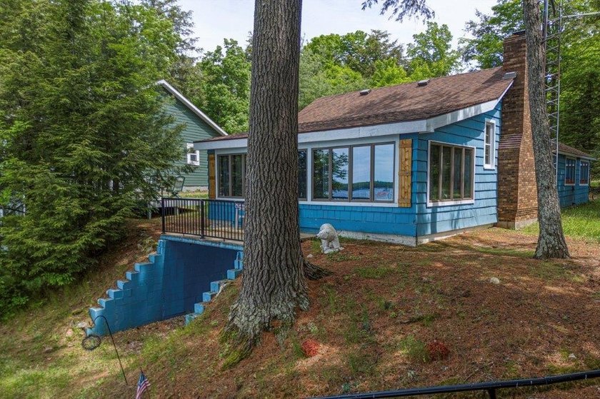 This charming cabin is located on the banks of Enterprise Lake - photo 27