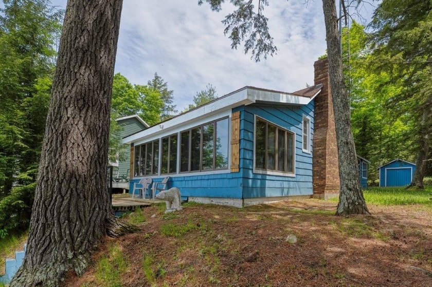 This charming cabin is located on the banks of Enterprise Lake - photo 31