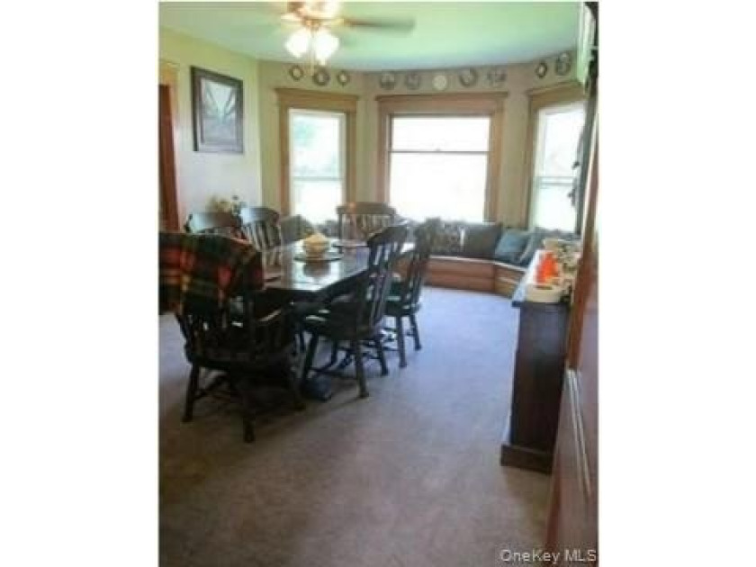 NEWLY RENOVATED --- 3-story / Traditional / 3,180 Sq Ft Colonial - photo 11