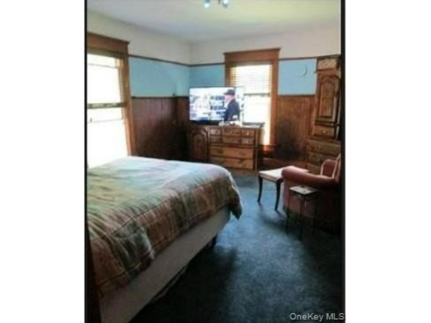 NEWLY RENOVATED --- 3-story / Traditional / 3,180 Sq Ft Colonial - photo 14