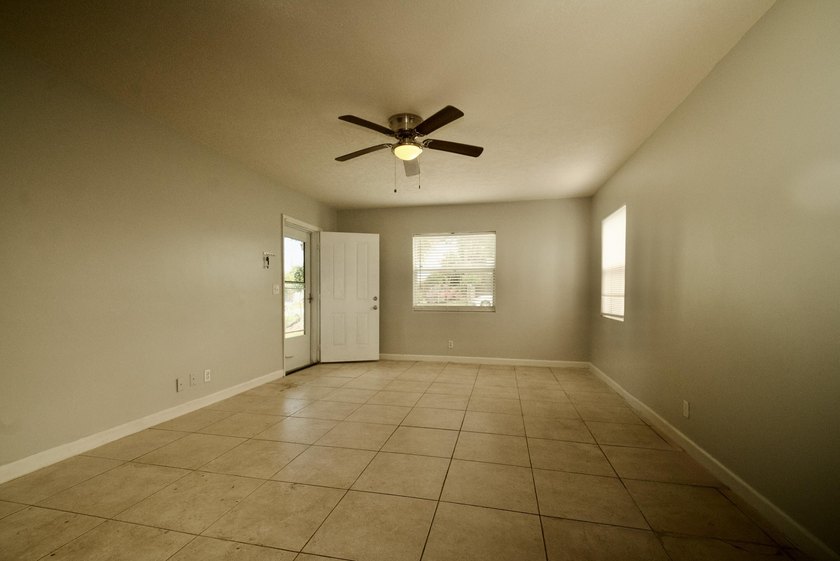 Charming opportunity steps from Singer Island! This property - photo 18