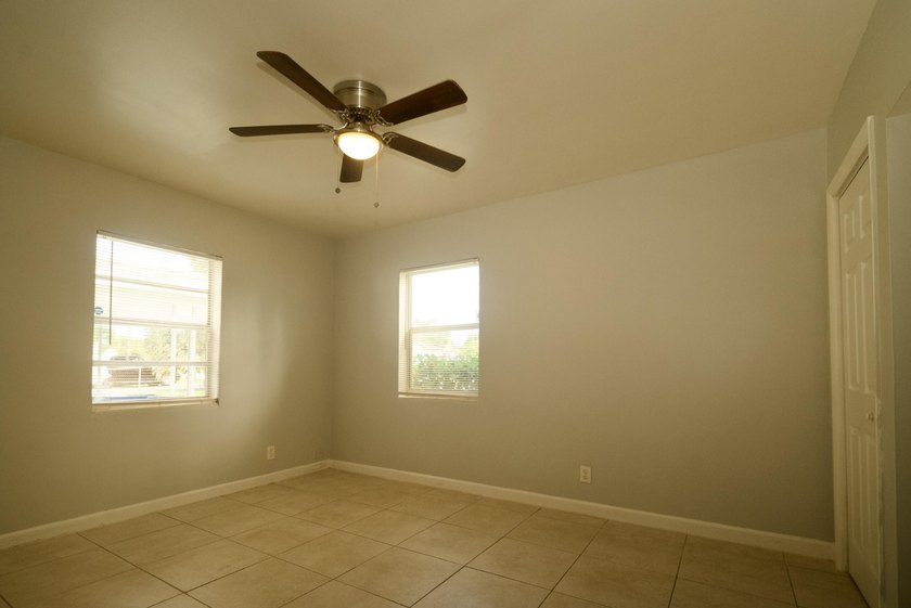 Charming opportunity steps from Singer Island! This property - photo 22