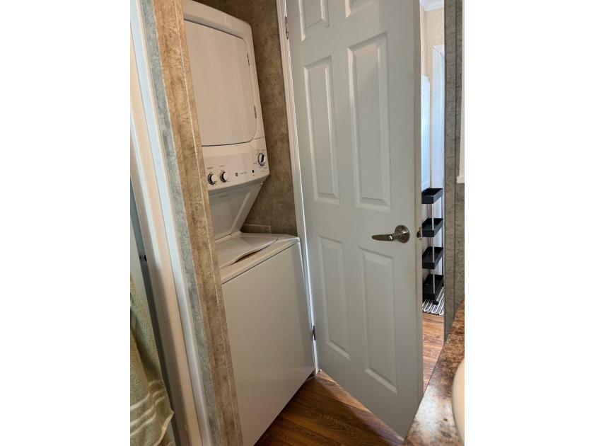 Discover this charming and beautifully updated 1-bedroom - photo 12
