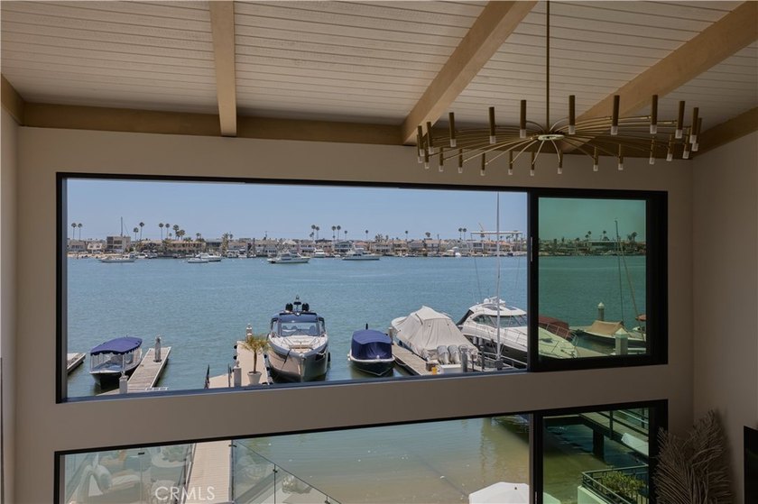 On an island where the standard lot runs ninety feet deep, 809 - photo 16