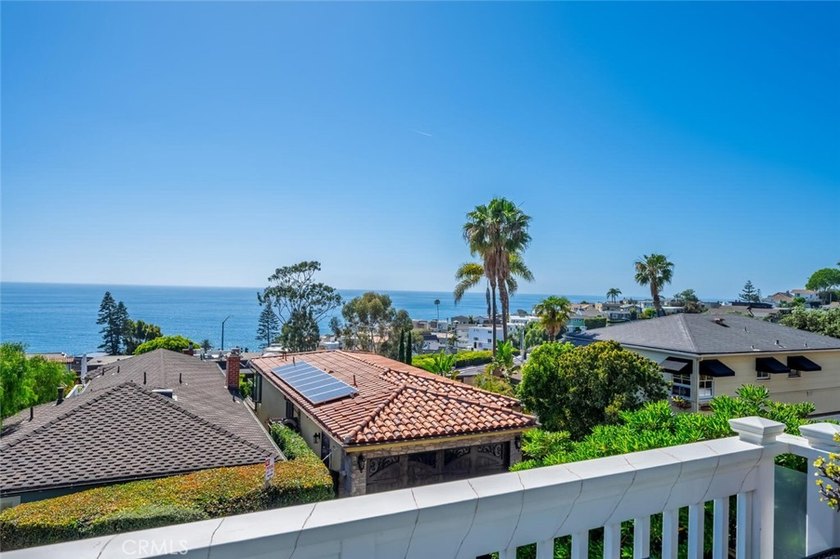 Modern coastal charm: A reimagined craftsman retreat Discover - photo 9