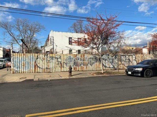 Located in the heart of East New York, one of Brooklyn`s most - photo 12