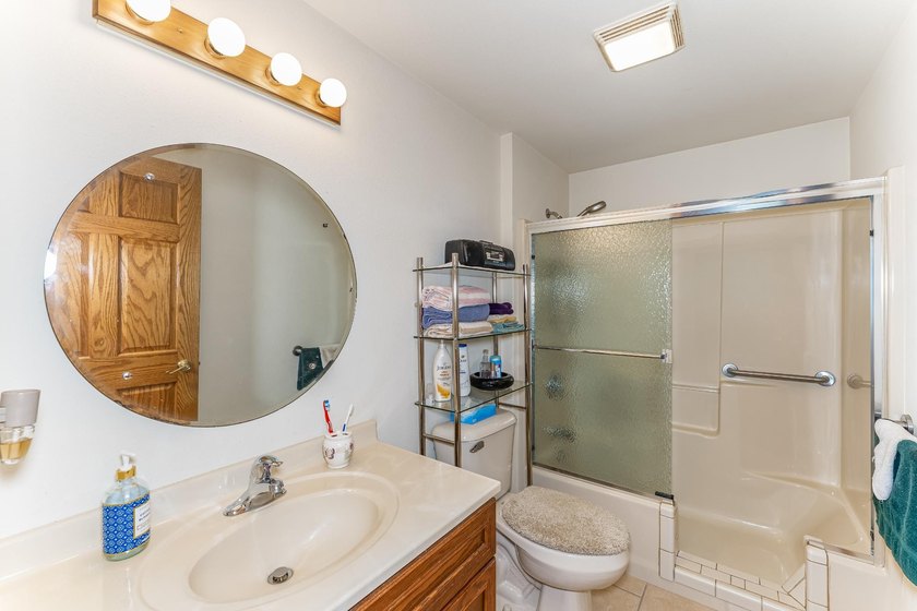 Year round home on 1900 acres of water!! This well maintained - photo 14