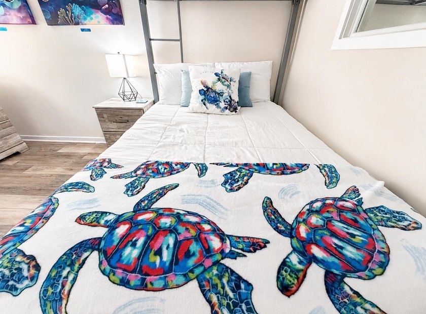 Wake up to sparkling Atlantic Ocean views in this cheerful - photo 19
