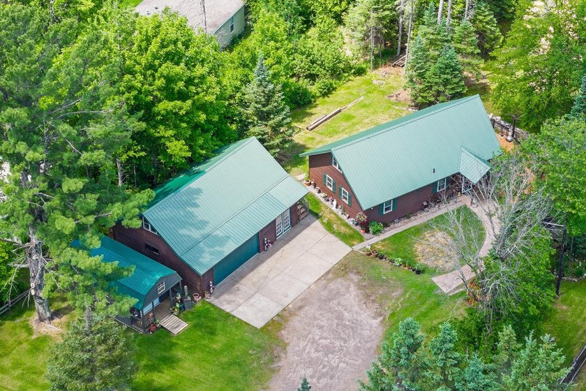 Year round home on 1900 acres of water!! This well maintained - photo 19