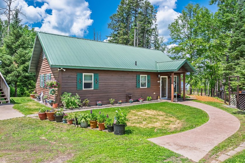 Year round home on 1900 acres of water!! This well maintained - photo 24
