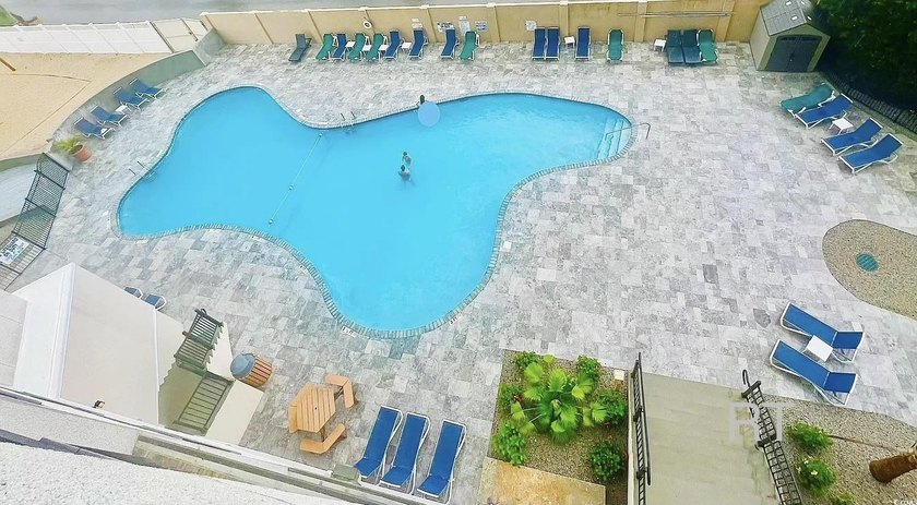 Wake up to sparkling Atlantic Ocean views in this cheerful - photo 37