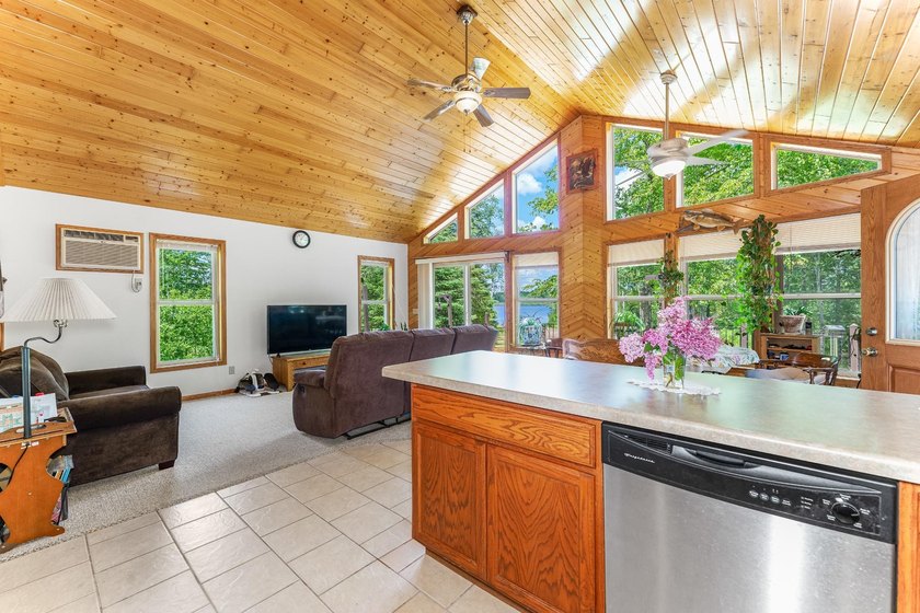 Year round home on 1900 acres of water!! This well maintained - photo 38