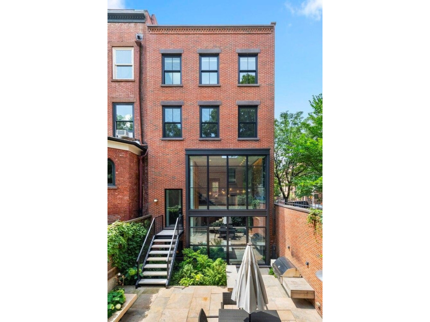435 Henry Street is one of the most remarkable townhouses in - photo 9