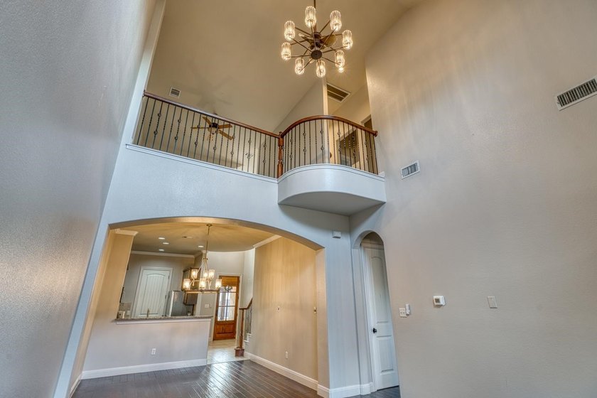 Resort-style living in The Enclave at Horseshoe Bay! This gated - photo 6