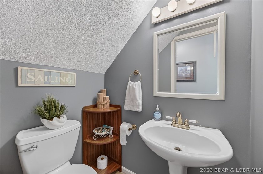Lakefront living is easy in this 4 bedroom, 2.5 bath home - photo 13
