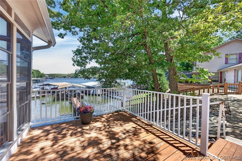 Lakefront living is easy in this 4 bedroom, 2.5 bath home - photo 41