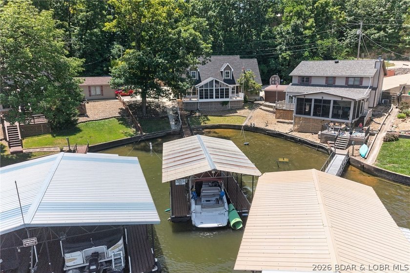 Lakefront living is easy in this 4 bedroom, 2.5 bath home - photo 50