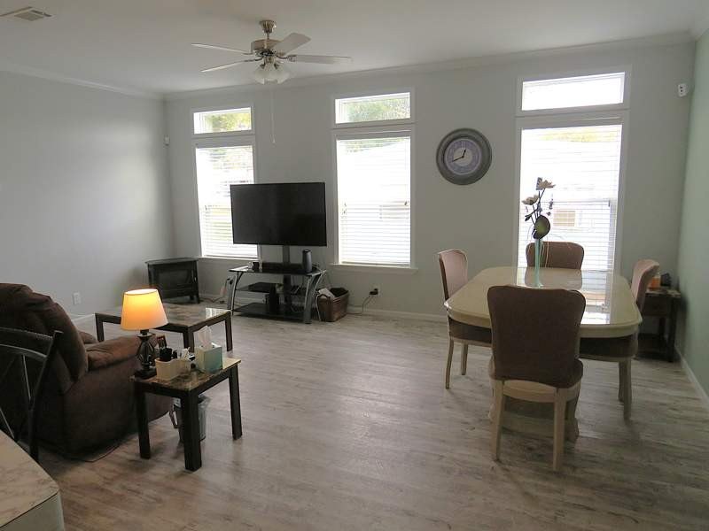 This 1,196 sq. ft., 2-bedroom, 2-bath manufactured home is - photo 12