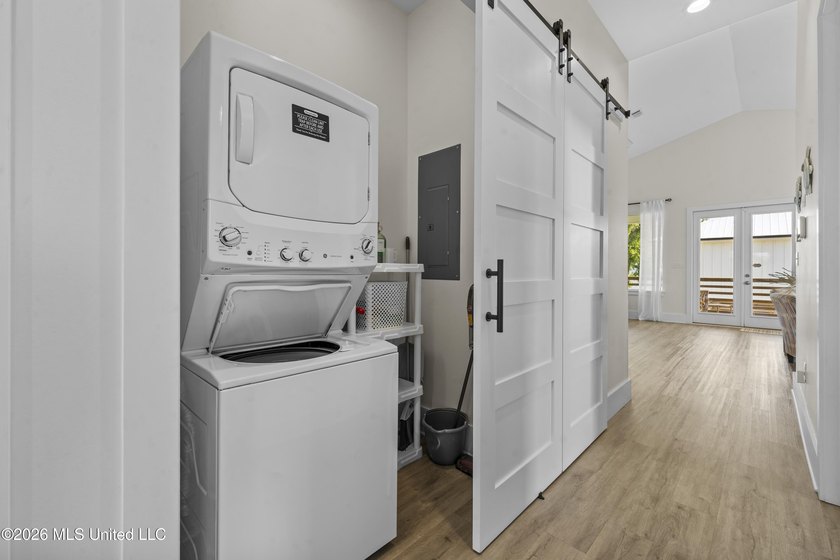 Welcome to this charming 1,400 sq ft, 3-bedroom, 2.5 bath raised - photo 13