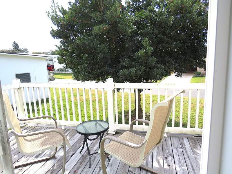 This 1,196 sq. ft., 2-bedroom, 2-bath manufactured home is - photo 13